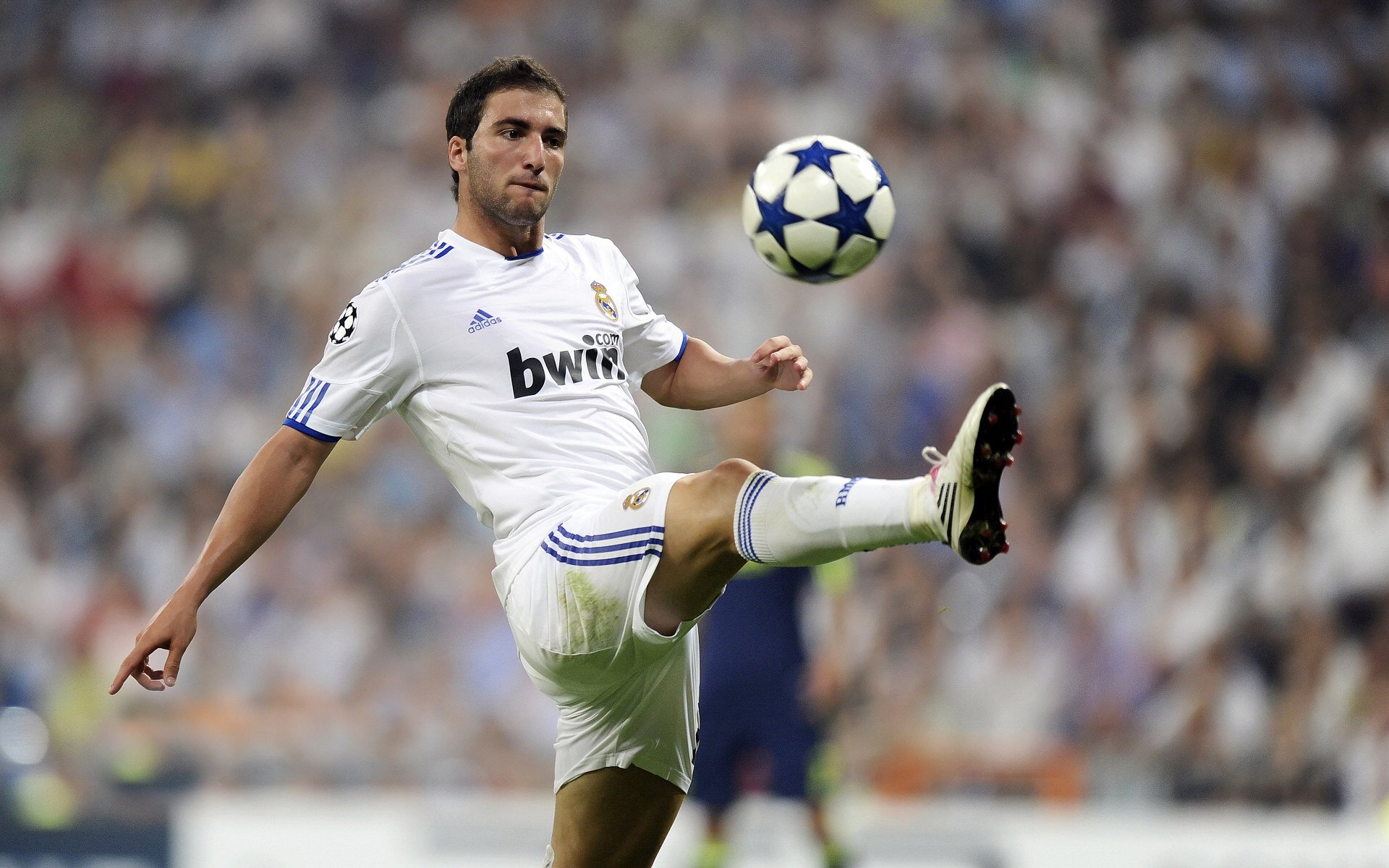 中国足球联赛赛事直播观众人数持续增长，中国足球播放