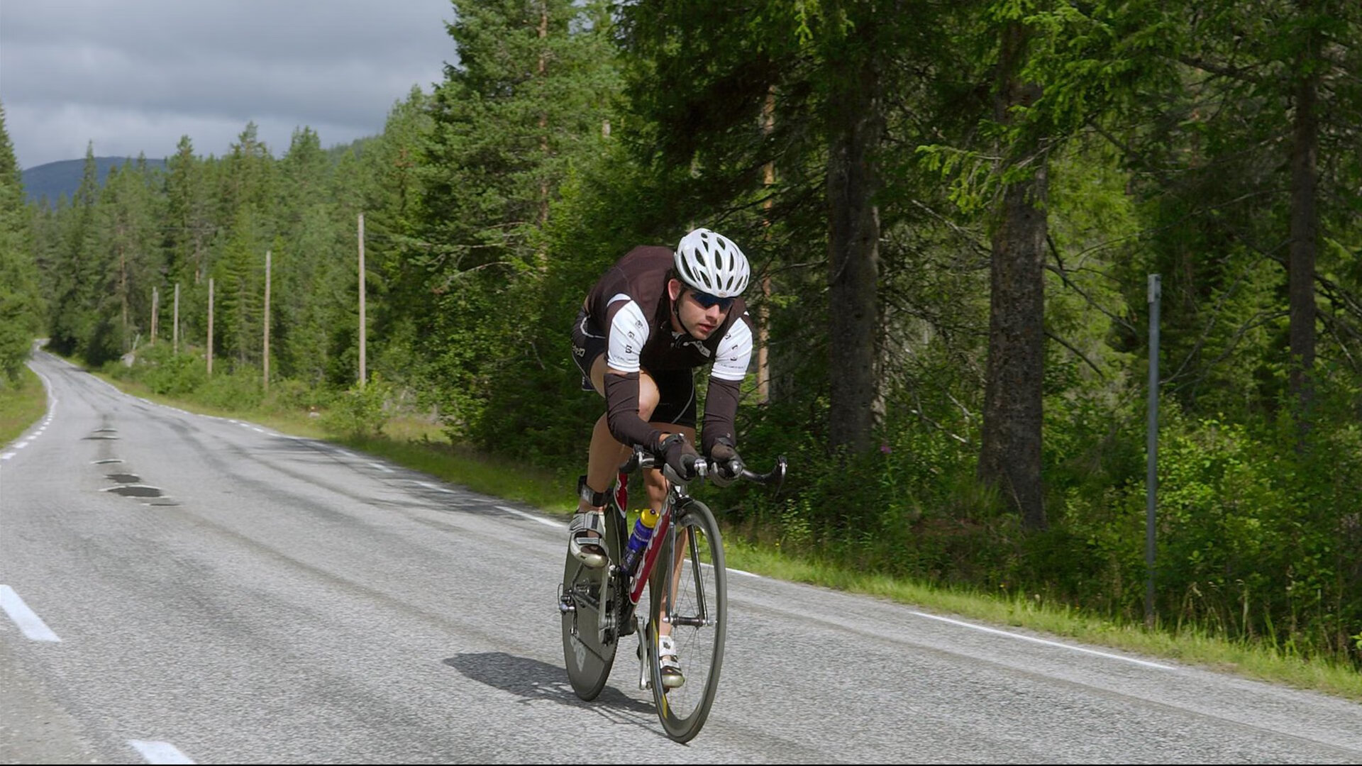 王楚钦激战加时乒乓球团体赛，国际乒联采访王楚钦